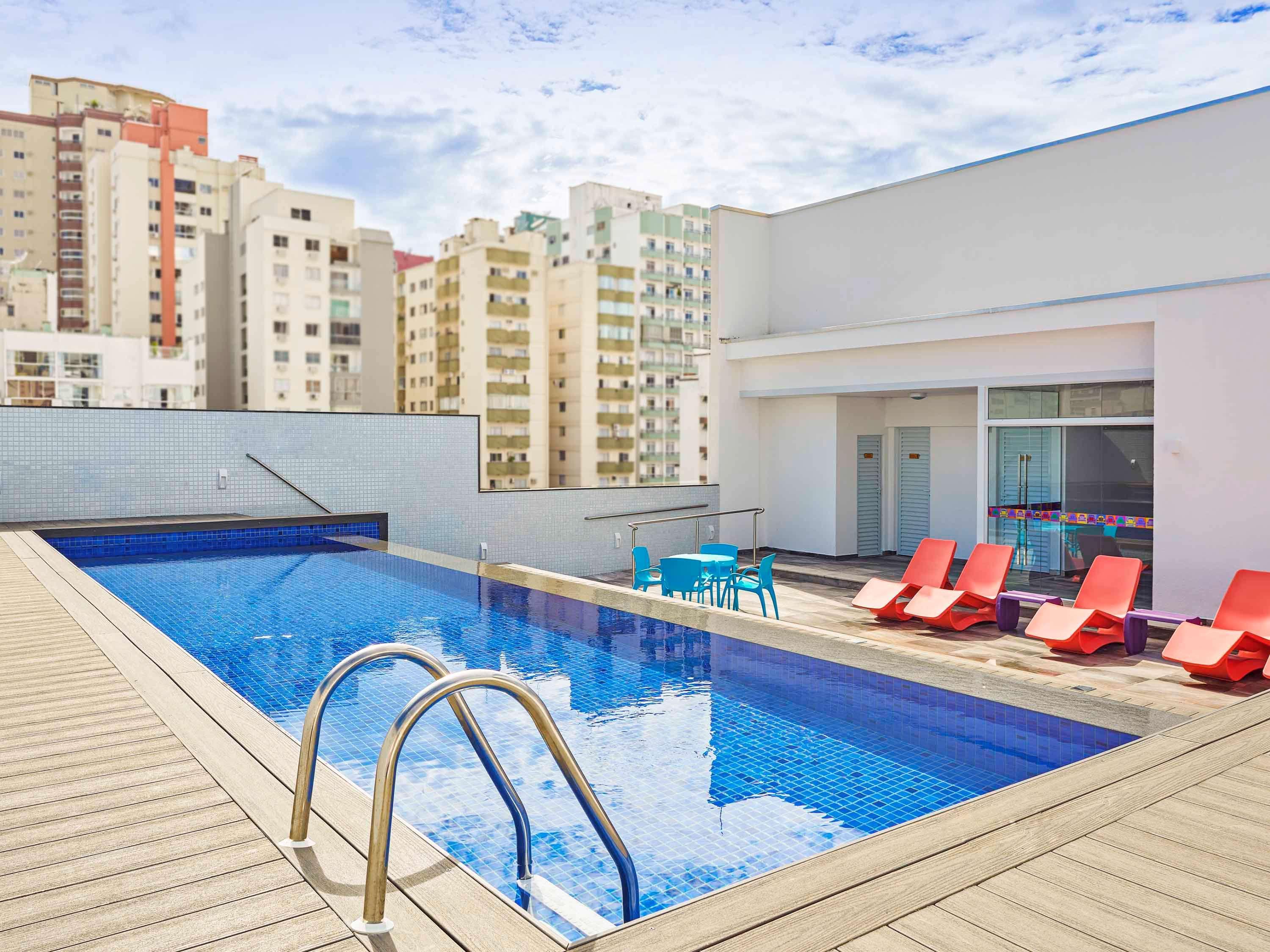 Hotel Ibis Styles Balneario Camboriu - 1 Quadra Do Mar Exterior foto